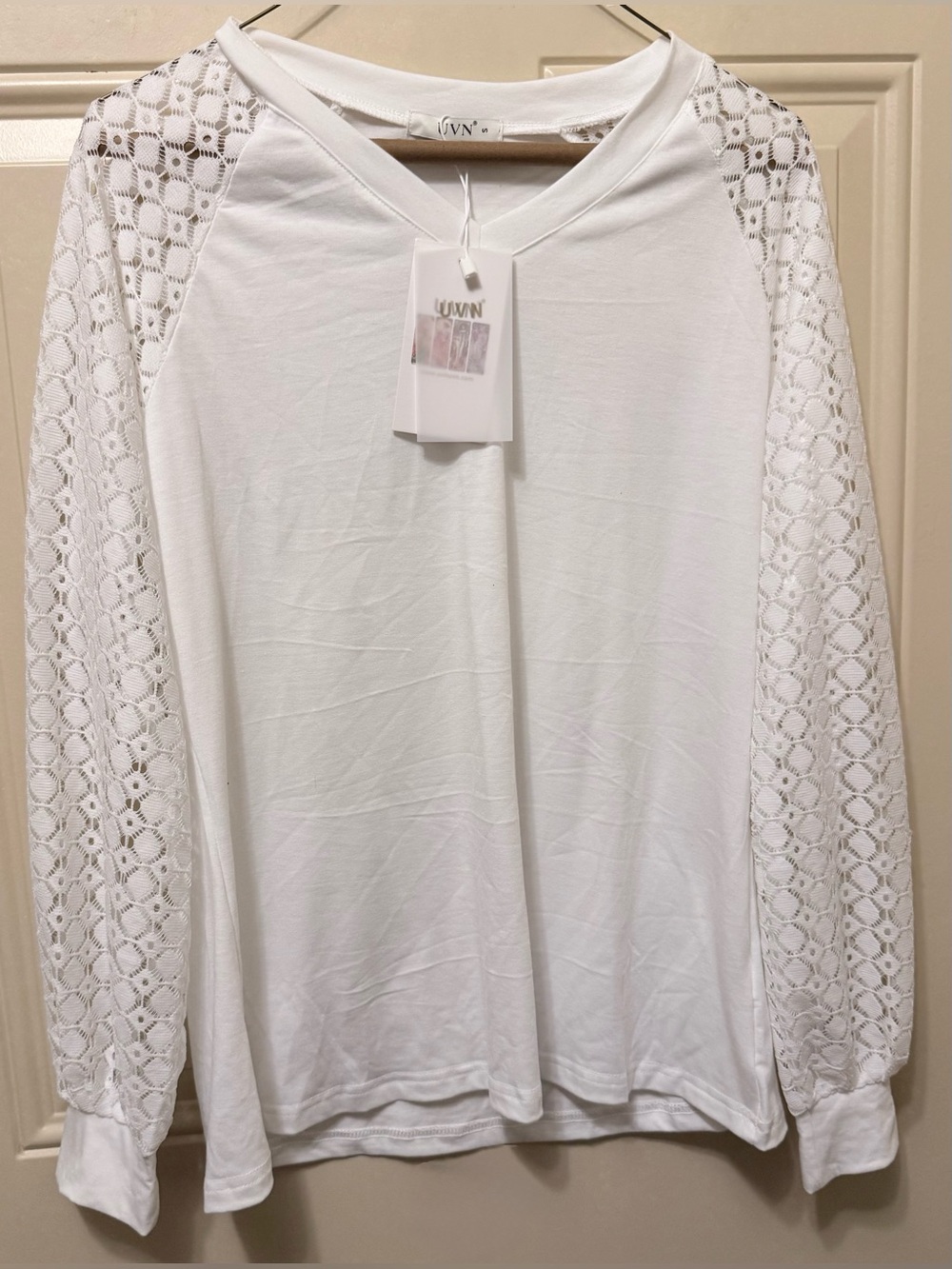 UVN White Long Sleeved V Neck Pullover Blouse Size Small